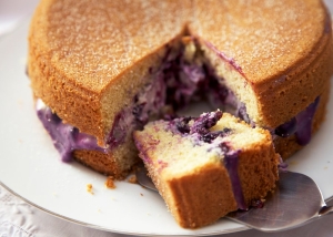 Torta paradiso with mascarpone and blueberries